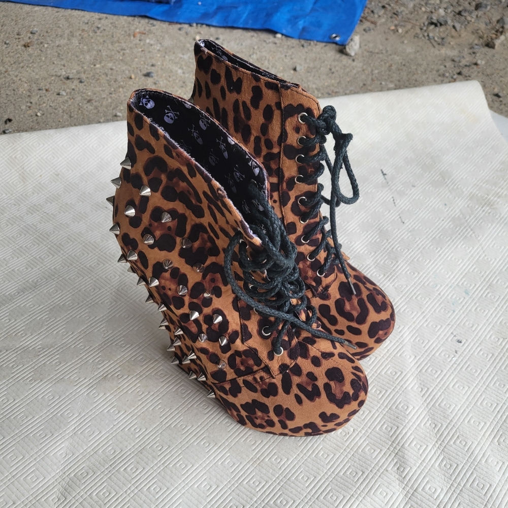 Bettie page size 10 shoes